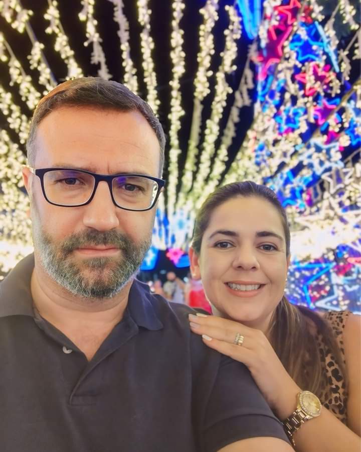 PauloBatistaSP's tweet photo. Minha gata, meu par, minha namorada há 25 anos. Te amo!

#diadosnamorados https://t.co/JOpeITaIhg