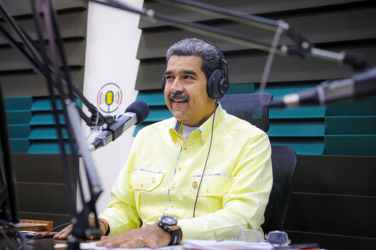TricolorMonagas's tweet photo. #12Jun  🇻🇪 📢 ¡ETIQUETA DEL DÍA! ▶️
#CreemosEnNuestraGente @NicolasMaduro
¡Por amor a Venezuela! https://t.co/34TPNJG8e4