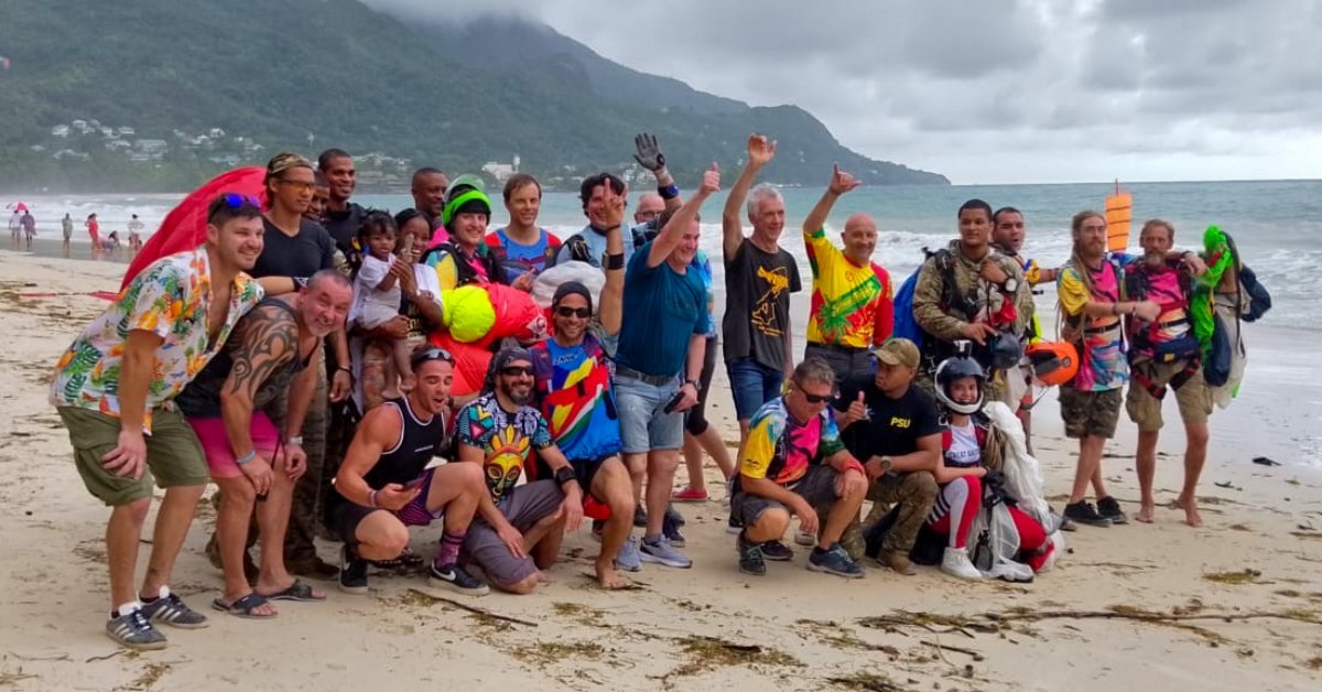 Skydiving Center Seychelles Island tweet media