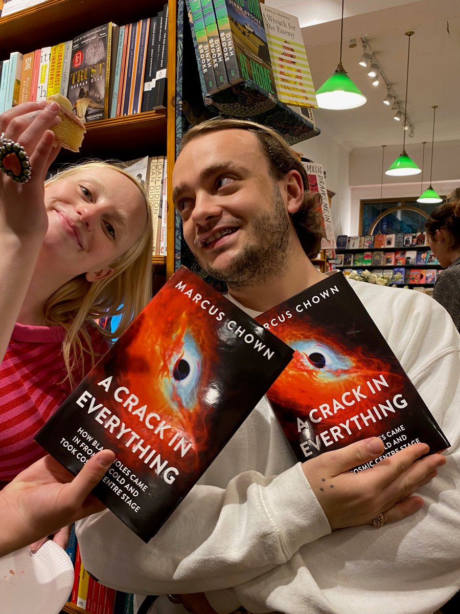 Did you know? Black holes are the simplest objects in science - constructed from only space and time. I’m giving away 5 signed copies of my new book A CRACK IN EVERYTHING to a UK person chosen atrandom from those retweeting this amazon.co.uk/Crack-Everythi… <a href="/FelicityBryan/">FBA</a> <a href="/HoZ_Books/">Head of Zeus</a>