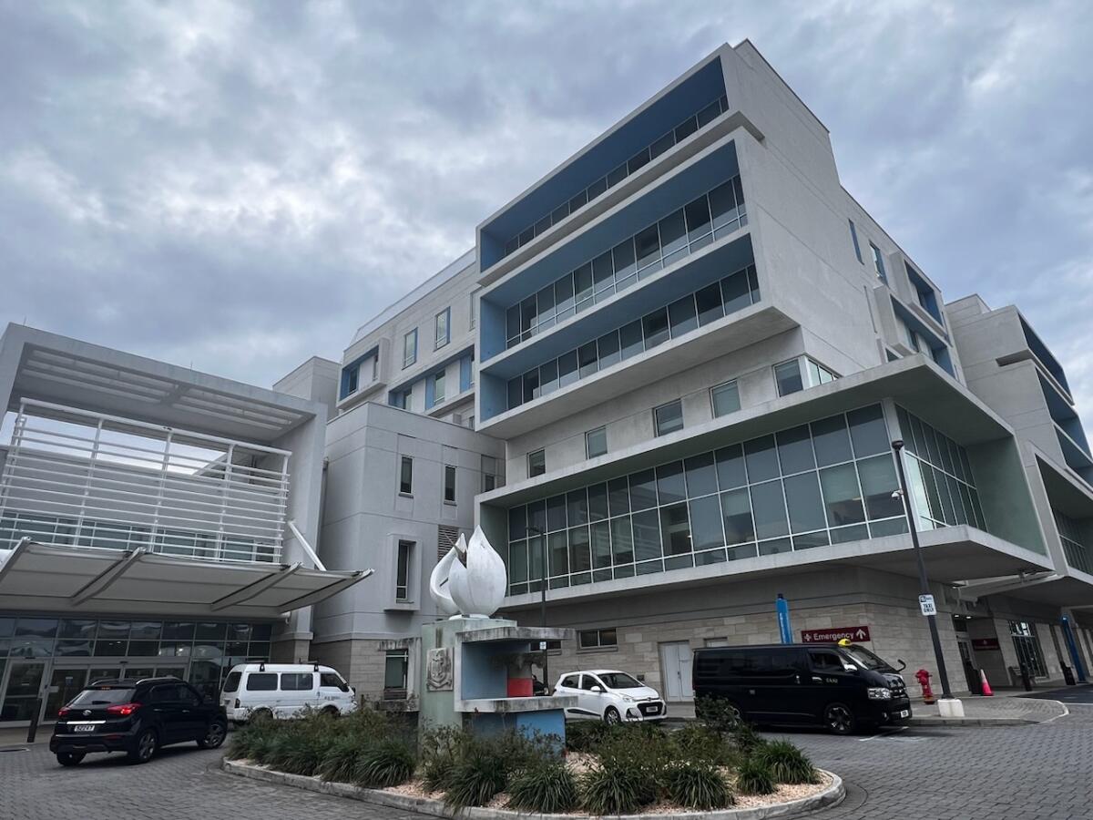 HopkinsAMP's tweet image. Day 2 of Mobility Advocate instruction and JH-AMP Certified Educator training at Bermuda Hospitals Board.  Celebrating almost 1 year since go-live! #bedrestisbad #patientmobility #falls #patientsafety #mobility #fallprevention #nursing #icurehab