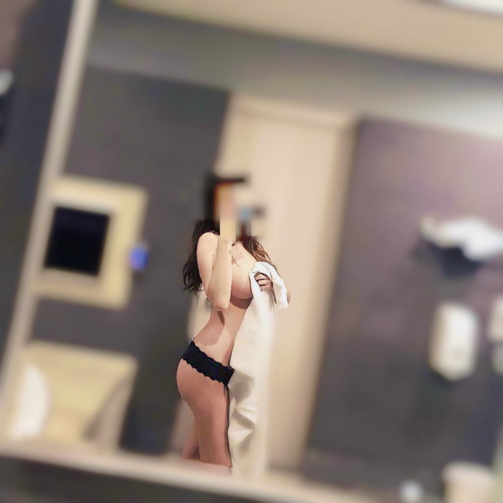 _Bcup51__'s tweet photo. 이제 쟈지만 있으면 딱인데
#알몸 #섹시 #꼬평 https://t.co/J5QcOzTlkf