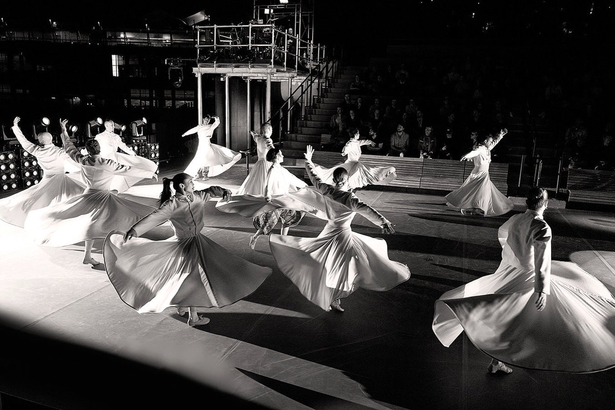 JohnQuilty's tweet photo. Ballerini presto nei costumi Sufi di Santo Loquasto, un trionfo di Twyla Tharp. #twylatharp #santoloquasto #littleisland #moderndance https://t.co/UbvnPLttGE