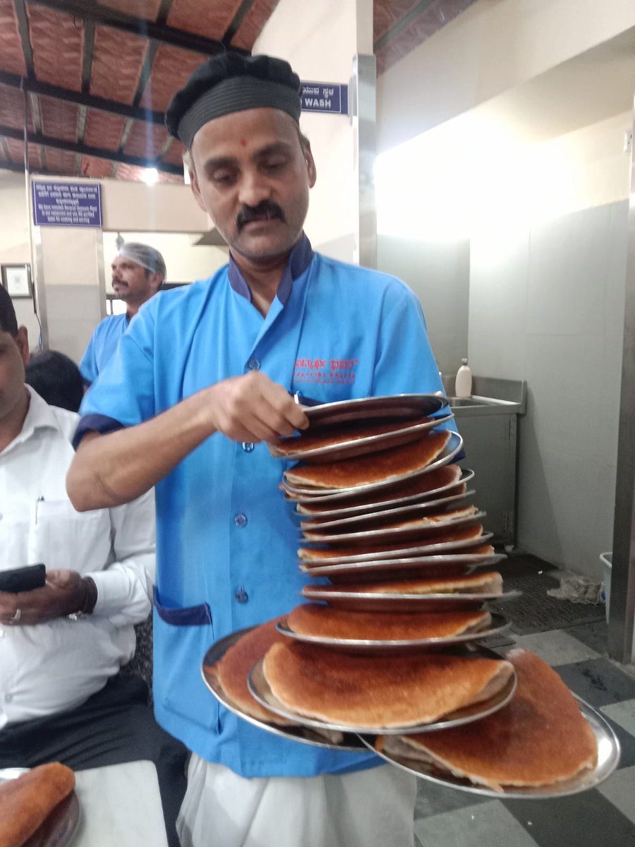 sharmaporters's tweet photo. Truly South Indian Food Paradise
If you desire to satisfy your taste buds with crunchy Masala Dosa then must #visitplace in Bangalore @vidyarthibhavan for all south India dishes in #Basvangudi #bangalore #upma #vada #idli #masaladosa and #sharmaporters loved it https://t.co/w6I5mm7Ceo