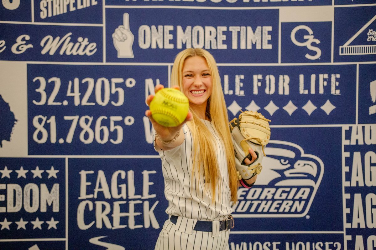 Valerie Combs tweet media