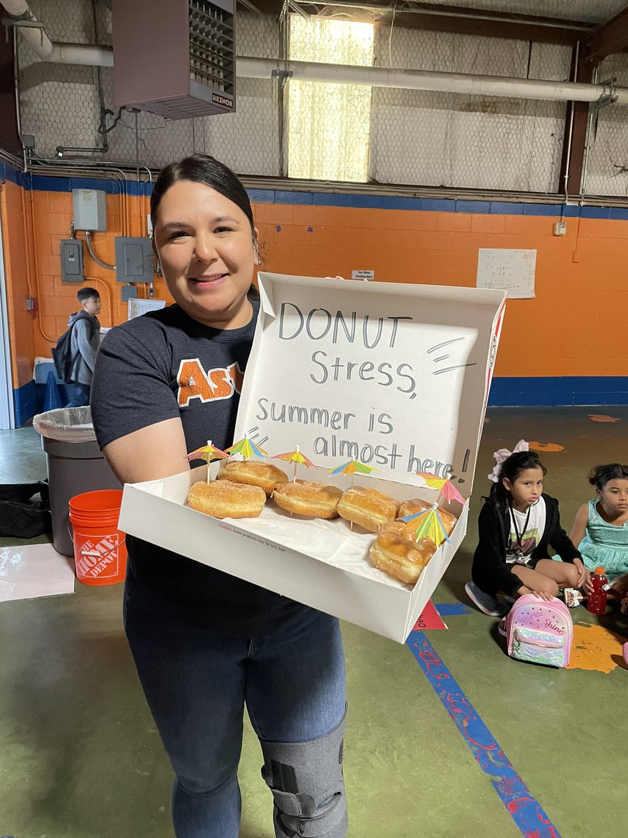 MarbellaRomo2's tweet photo. Big shout out to @msquintanilla_ for making our morning a little sweeter 💕 @SmithES_AISD #SomosStallions https://t.co/031Ls8iPcn