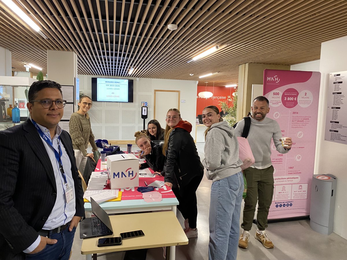 30 % des #étudiantes ont des difficultés à se procurer des #protections périodiques !
En 2024, la #MNH s'engage contre la précarité #menstruelle avec <a href="/MargueriteEtCie/">Marguerite & Cie</a>.
Des distributeurs gratuits de protections périodiques ont été installés en mai dans divers établissements. 💪