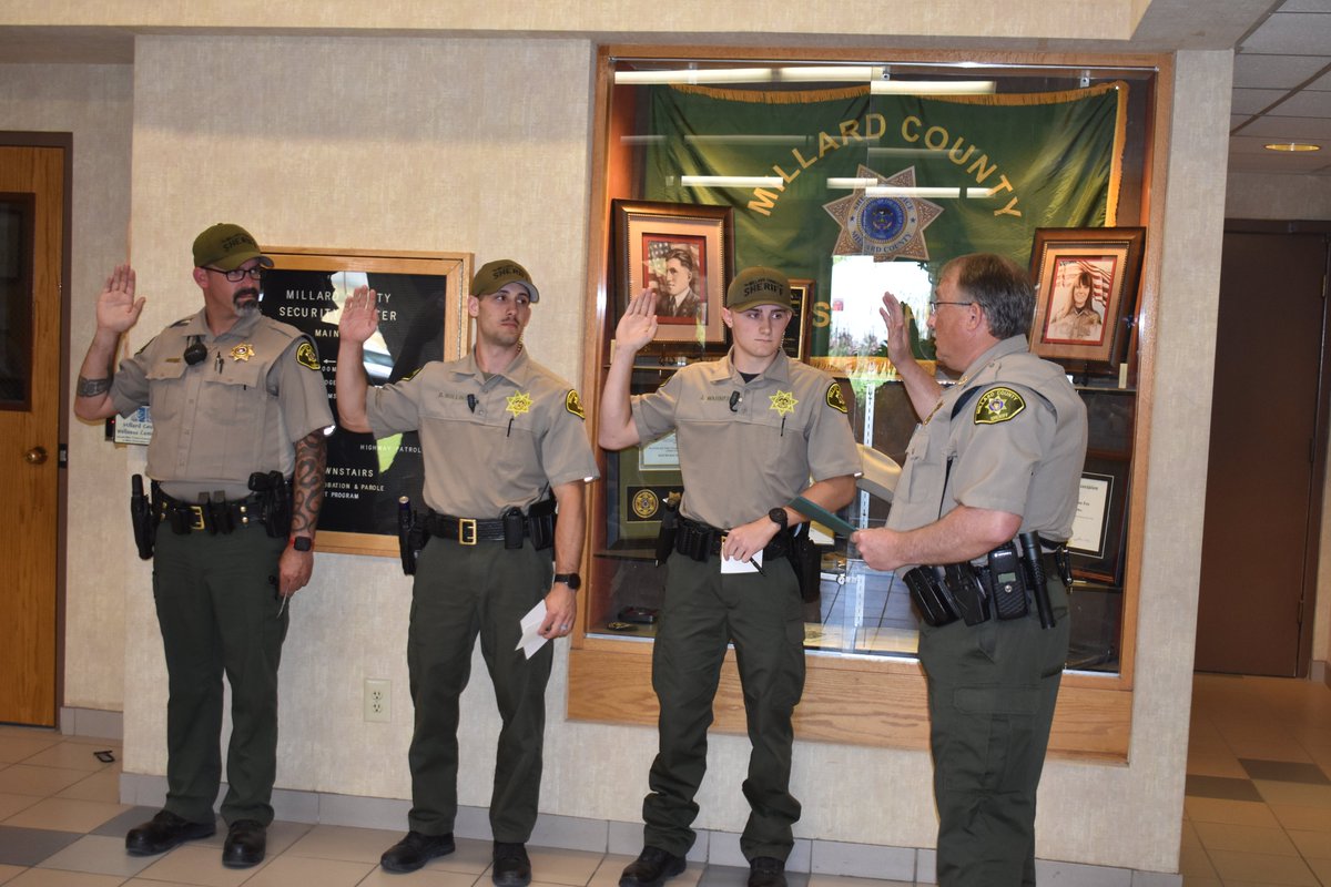 MillardCountySO's tweet photo. Yesterday we had an awesome opportunity to welcome 3 new deputies to our ranks. Deputies Chase Townsend, Braeden Rollins and Jesse Warner were sworn in by Sheriff Jacobson after having successfully completing P.O.S.T. Training. Congratulations and welcome Deputies!! https://t.co/5Il8tRJKMK