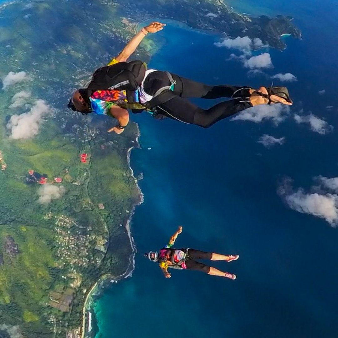 Skydiving Center Seychelles Island tweet media