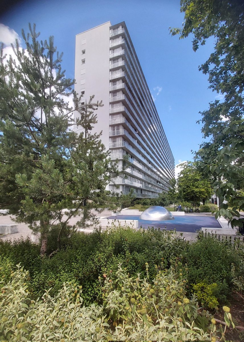 ro_almonacid's tweet photo. A cambio, una dosis de optimismo arquitectónico*: la remodelación de los bloques de viviendas sociales en el grand ensemble del #GrandParc de #Bordeaux.
Fantástica intervención de #Lacaton & #Vassal, que ha cambiado la vida de sus propietarios.
___________
(*Fotos mías de ayer) https://t.co/hjWJBKSqH5