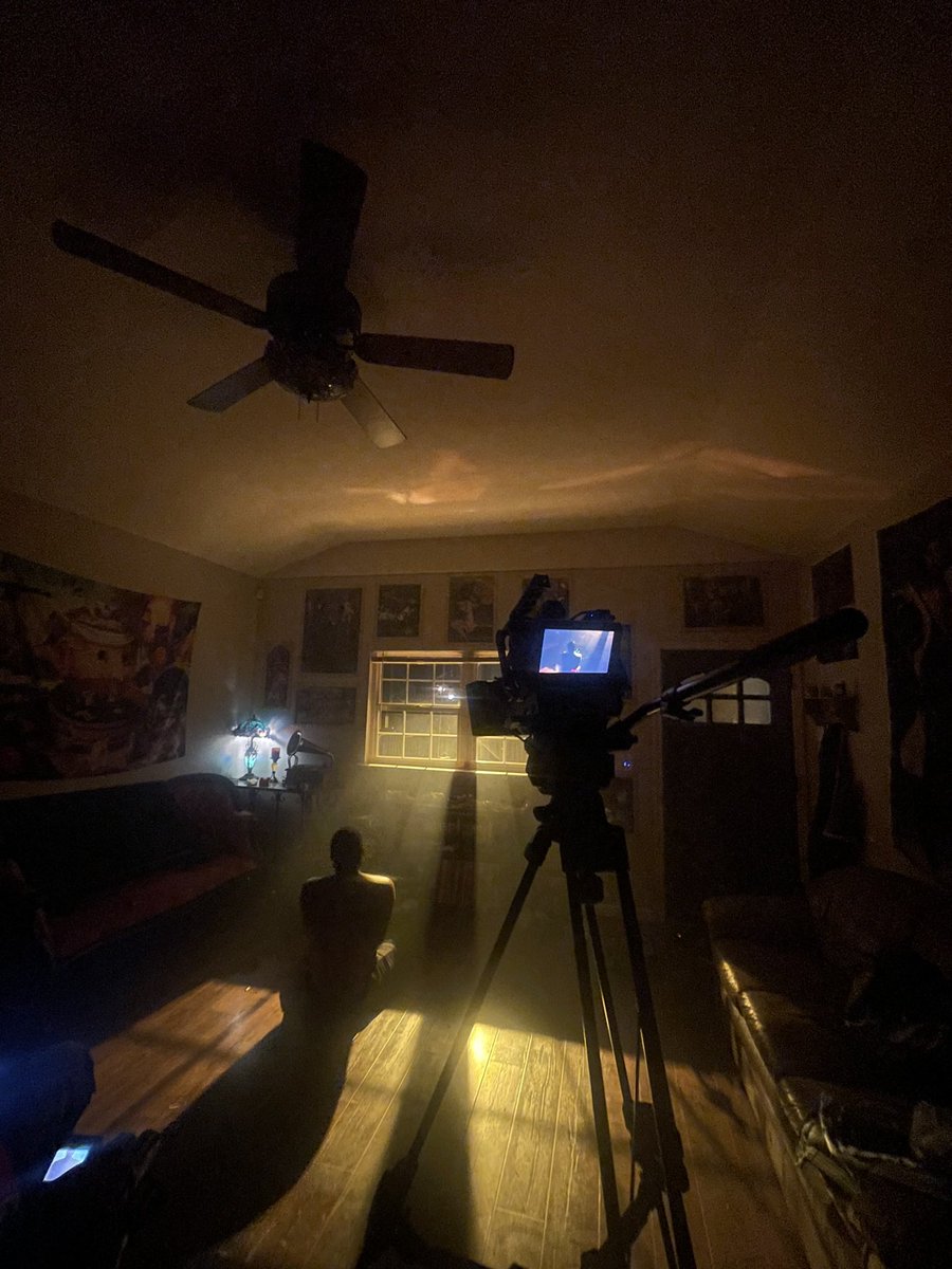 ERIKSAEVI's tweet photo. the set up vs the shot https://t.co/vJ67gKKS6R