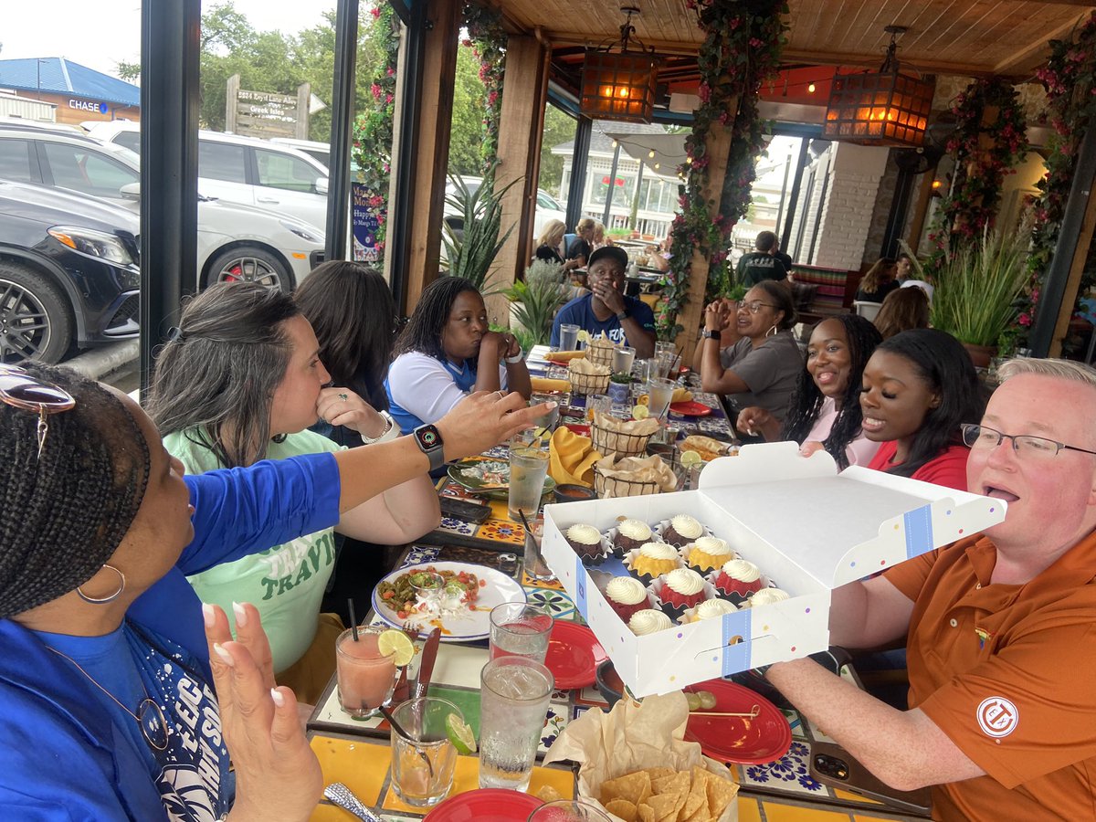 I am thankful for my Region V-Magnet colleagues for hosting a farewell dinner to celebrate my next steps. 🤗 You all warmed my heart with your kind words, love, encouragement and blessings. ❤️It has been an honor to serve in DALLAS ISD! #TwainTrain #ConductorGreenOut 🚂