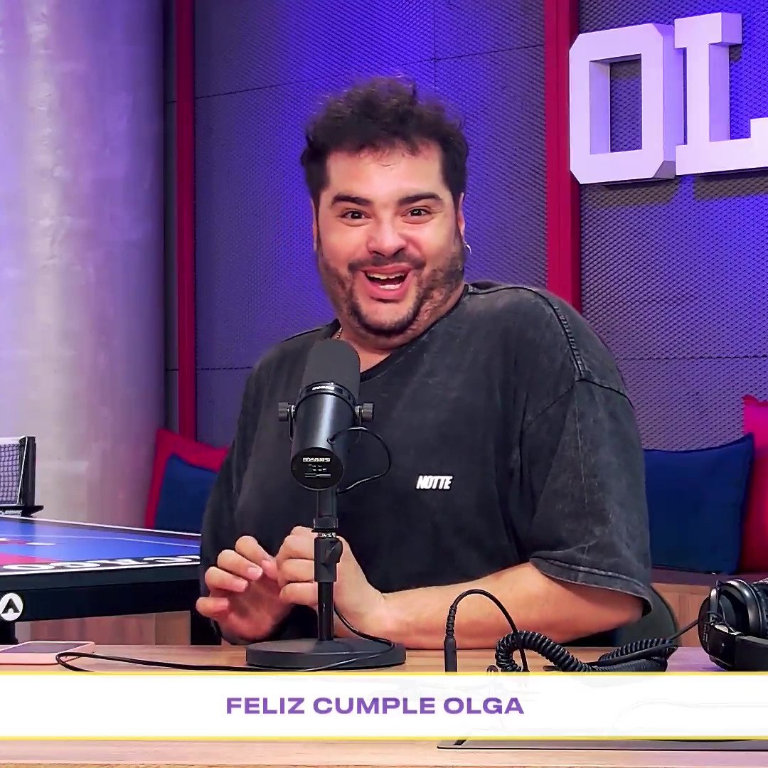 olgaenvivo's tweet photo. Mi amigo que se hizo unos retoques para la gala. https://t.co/CVFfVMRq5w