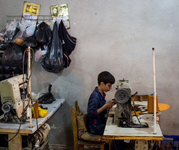 "I bambini meritano il diritto di pensare che possono cambiare il mondo."
 
Lois Lowry

Nel mondo sono 160 milioni i bambini e le bambine tra i 5 e 17 anni vittima di sfruttamento lavorativo.

#12giugno
Giornata Mondiale contro il Lavoro Minorile.