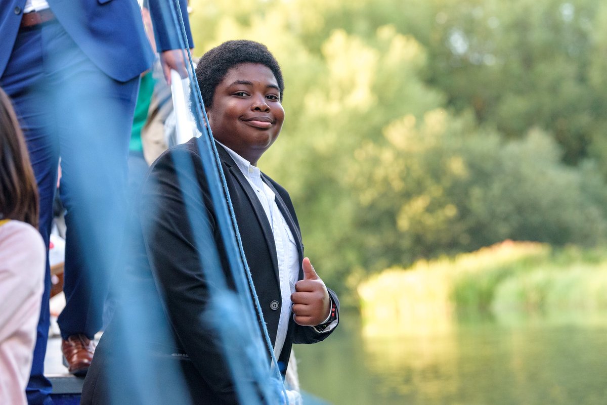OxScholastica's tweet photo. Sailing into the summer like 😎

#summerschool #MyScholasticaSummer #summerinOxford https://t.co/hZ48qG3Dvc