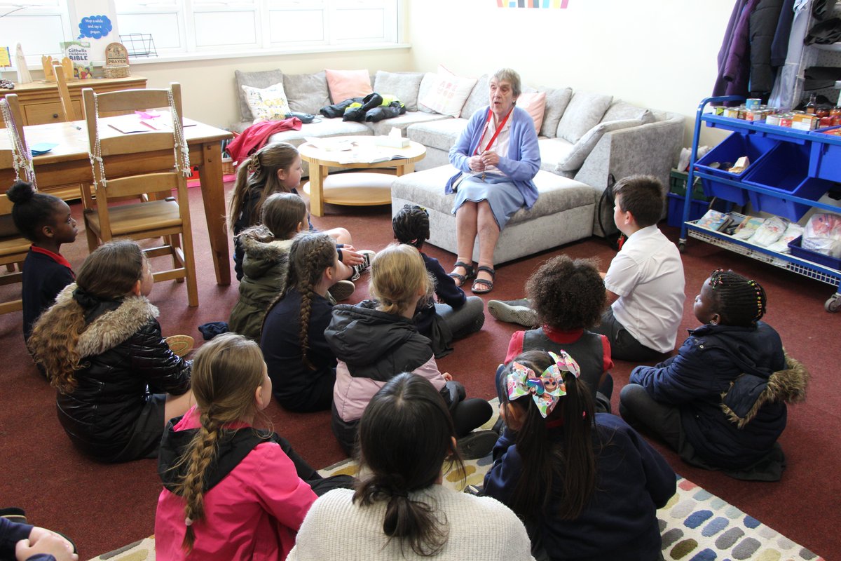 strichardsrc's tweet photo. Sister Josephine and Miss Tootle spent time with the children at lunch time today during Rosary Club. #religiouseducation #LunchtimeLearning #shinelikestars @CuthbertPrimary https://t.co/iRpkTvYgX4