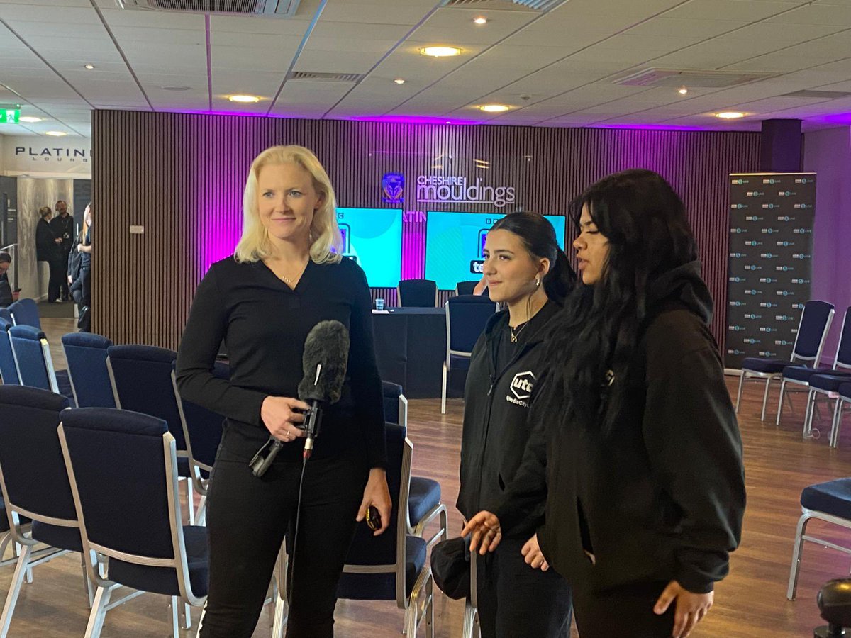 Thanks so much to our smartphone “detoxers” who managed with a brick phone for 5 days (well most of them did). Loved Grace saying she’d found herself sitting and chatting to her Dad and found out he’s “really cool actually”!  Loads more <a href="/bbc5live/">BBC Radio 5 Live</a> and across the BBC today..