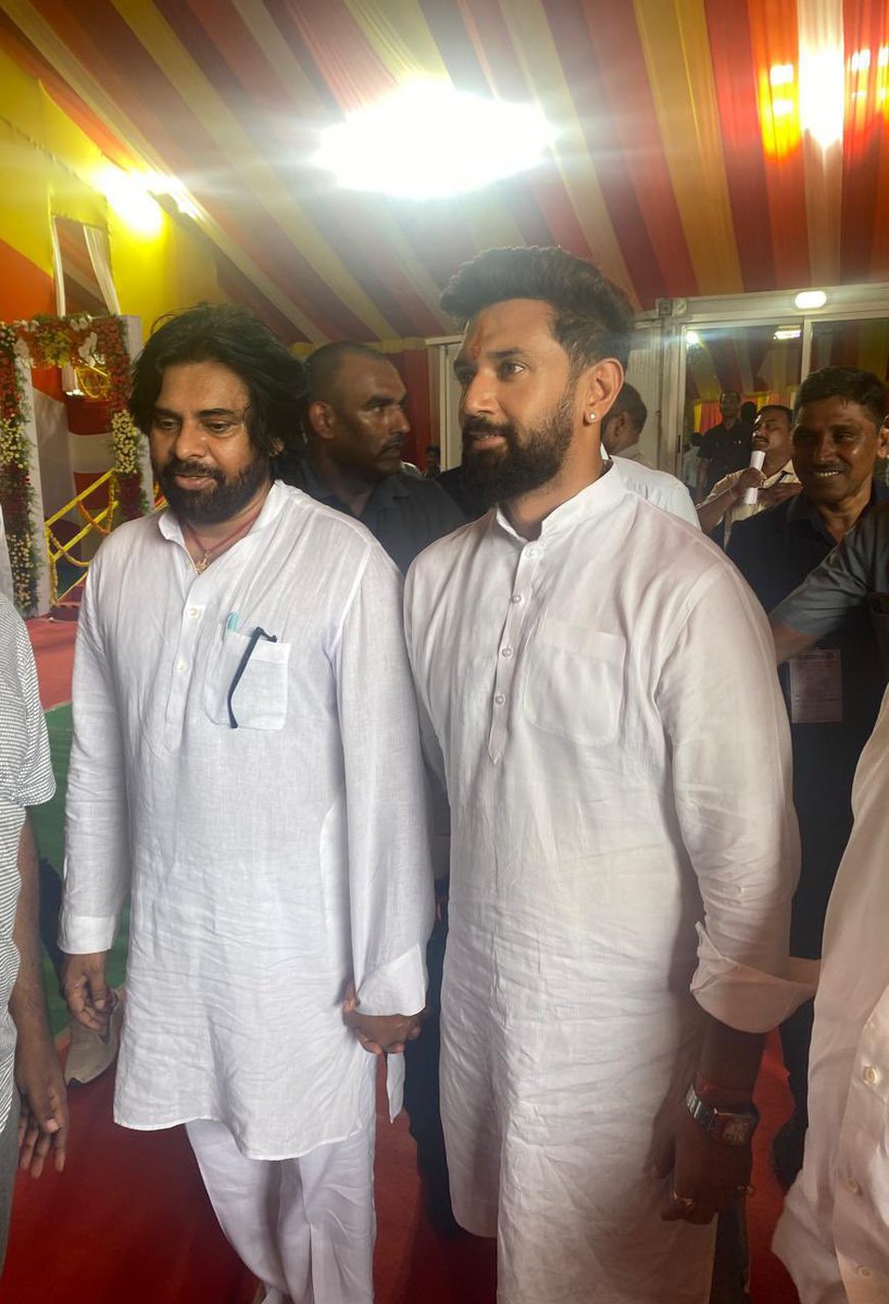 TrendPSPK's tweet photo. Janasenani @PawanKalyan
&amp; @iChiragPaswan - Two Political Sensations in the country right now. ❤️🔥

#PawanKalyanAneNenu
#ChiragPaswan https://t.co/46VPVaY7hx