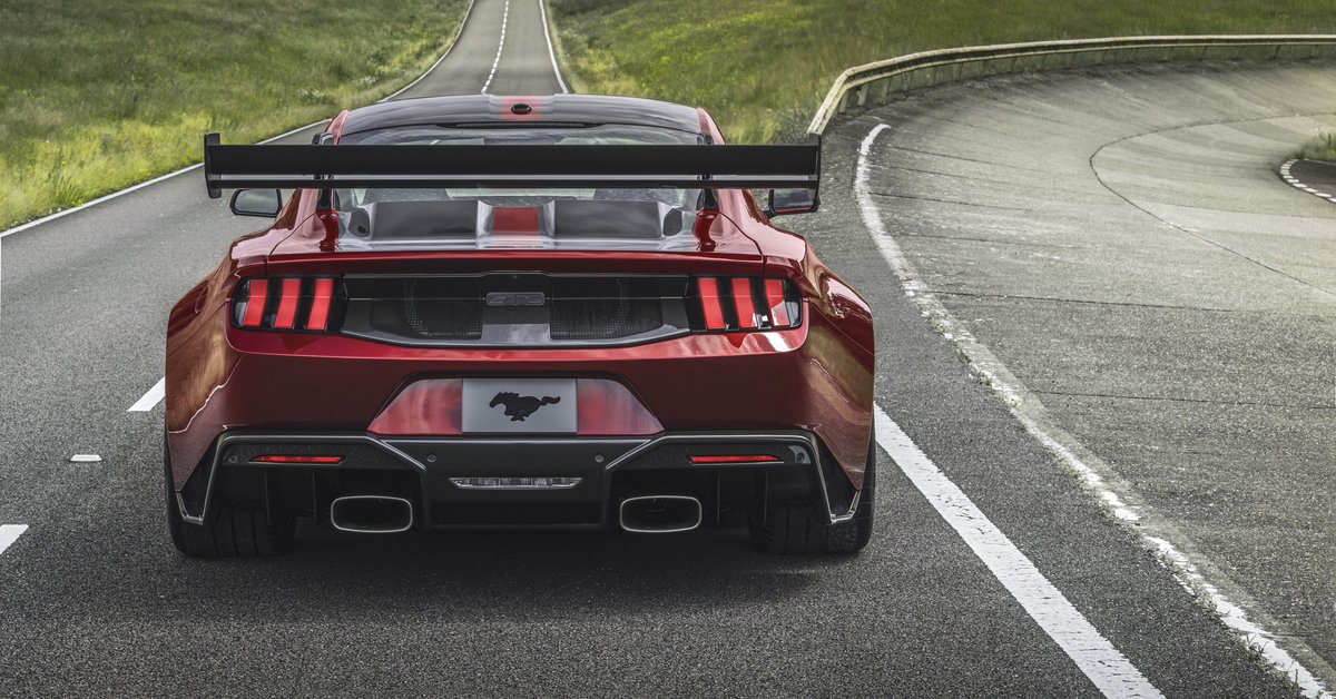 jimfarley98's tweet photo. The Mustang GTD Carbon Series. Debuting at #LeMans24

@ford @fordperformance @fordmustang @Multimatic @24hoursoflemans 

#ford #fordmustang #mustanggtd https://t.co/8HXLD06klr