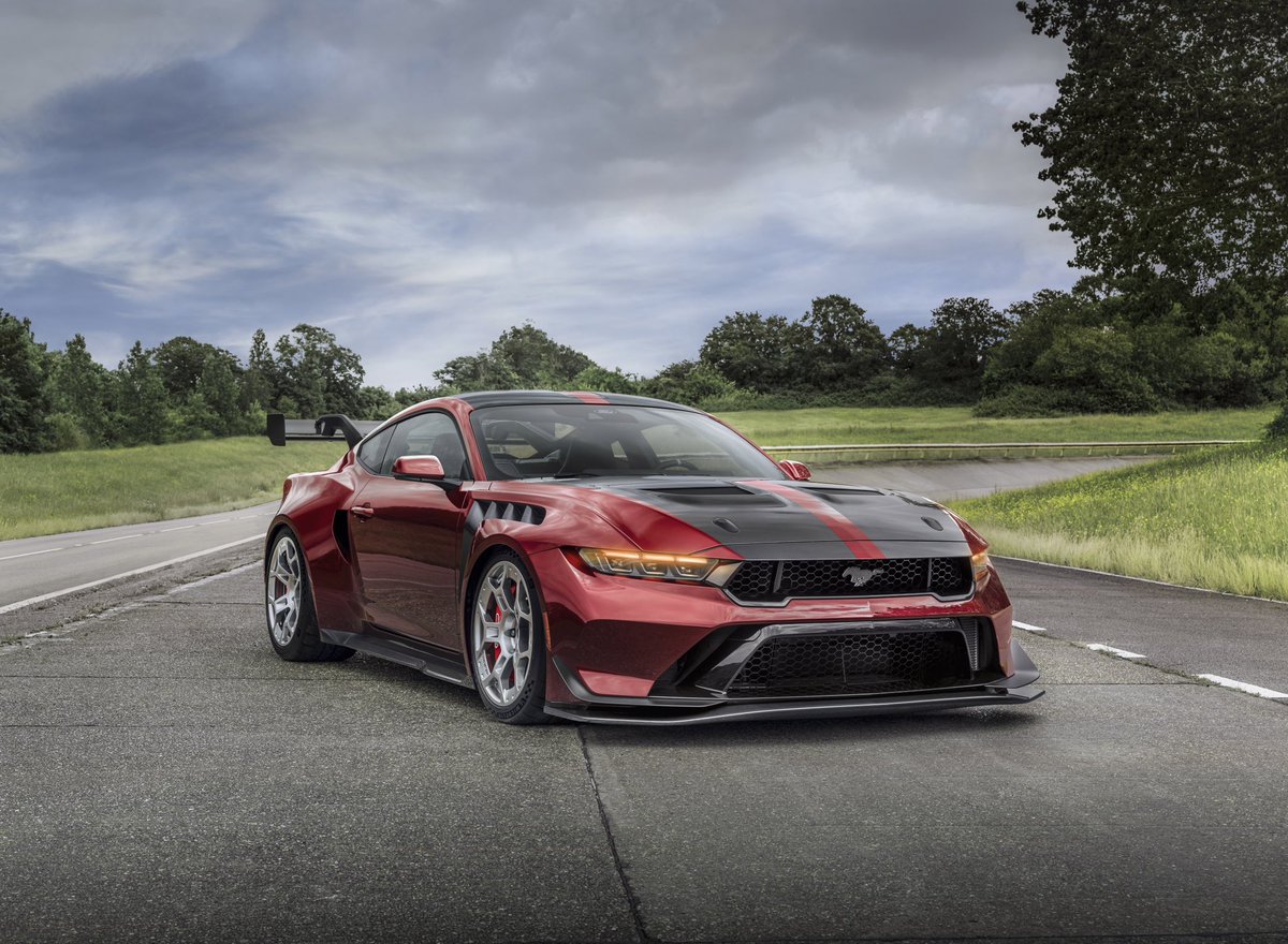 jimfarley98's tweet photo. The Mustang GTD Carbon Series. Debuting at #LeMans24

@ford @fordperformance @fordmustang @Multimatic @24hoursoflemans 

#ford #fordmustang #mustanggtd https://t.co/8HXLD06klr