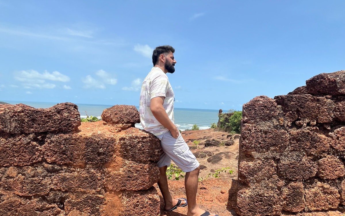 CineLalit's tweet photo. Chapora fort, Anjuna, Goa
#dilchahtahai ❤️ https://t.co/Xx5DlFx8Kb