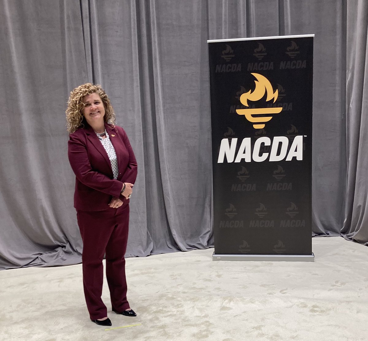 GUKnights's tweet photo. It was an unforgettable day as Gannon's Lisa Goddard McGuirk was honored as a NACDA Athletics Director of the Year. She was one of four Division II ADs honored among 300 D-II schools.  It was great to see a leader who is all about teamwork get a moment in the spotlight.
@GannonU https://t.co/VQxT1T7qzI