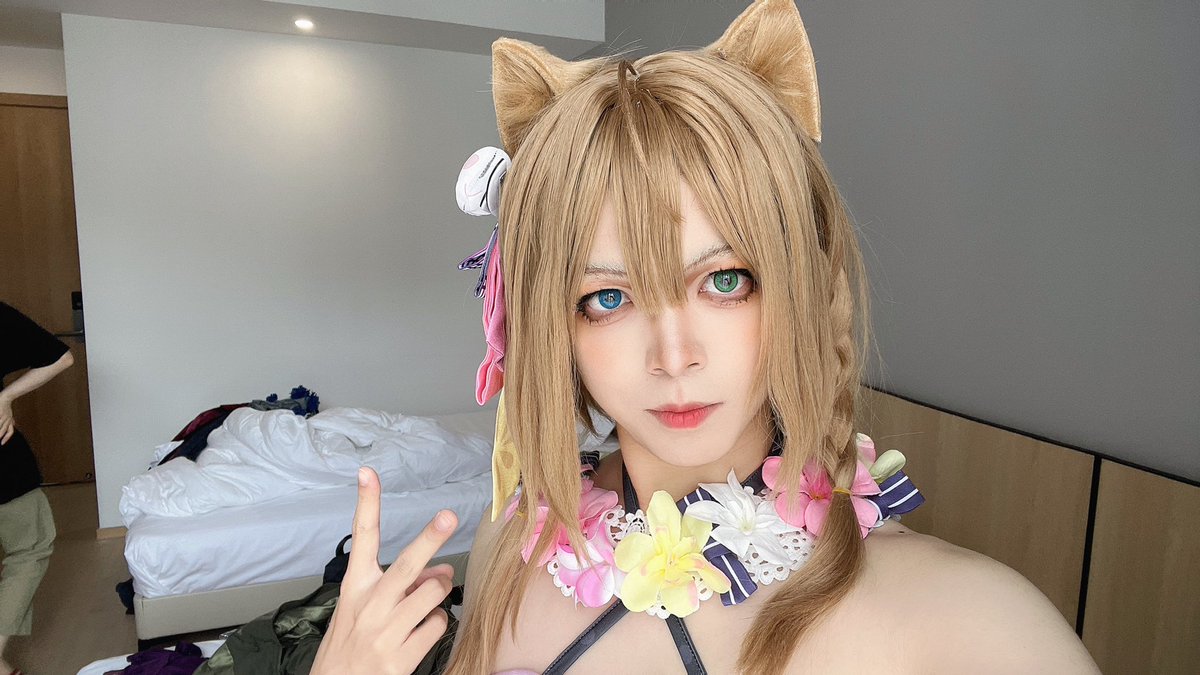 帕朵帕朵帕？
去拍泳装了）