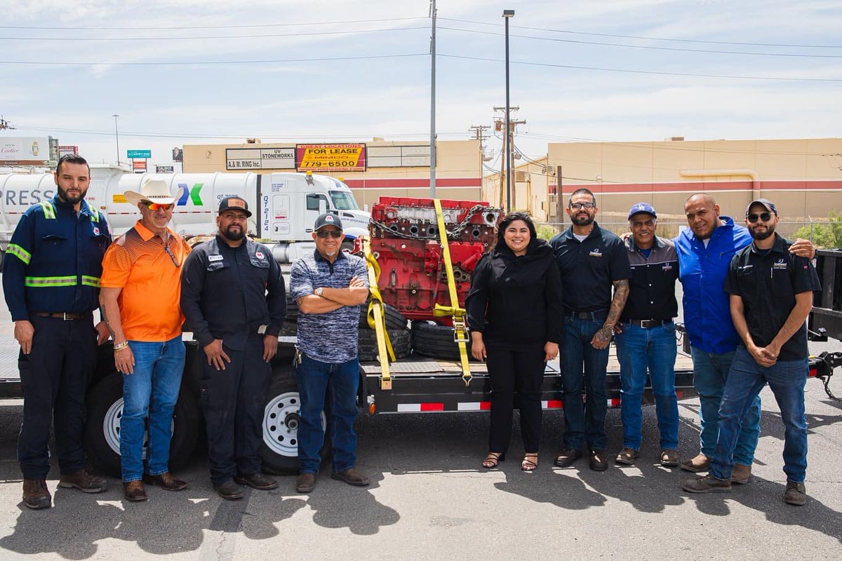Southwest_U's tweet photo. Western Refining generously donates an engine to Southwest University's Trade Technology Center, empowering our students with hands-on learning and innovative opportunities for their future careers.
#TradeTechnology #SouthwestUniversity #Diesel #Careers https://t.co/45KGjuh0OE