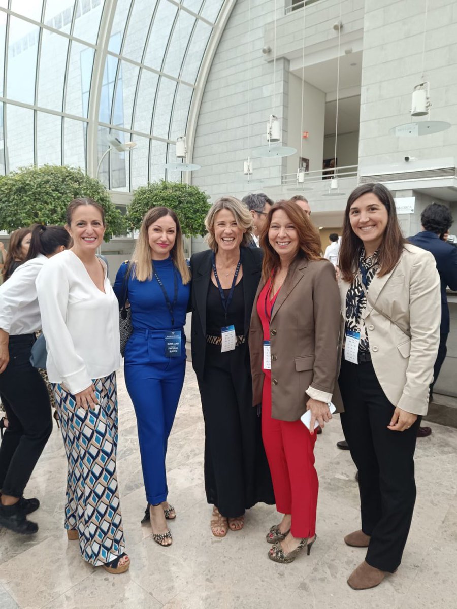EVAPasociacion's tweet photo. 👩🏻‍💼 Nuestra presidenta @martairanzo y directora Cristina Argente, han asistido a la asamblea anual de @IVEFAasociacion donde se ha nombrado a nuestra asociada Emi Boix, como nueva presidenta de la entidad. 
👏🏻 ¡Enhorabuena por el nombramiento! https://t.co/ryyChOn4DA
