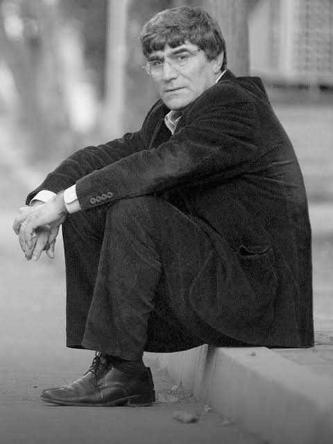 umuttastan_'s tweet photo. Hrant Dink ve Tahir Elçi'nin katilleri bugün adliyelerden ellerini kollarını sallayıp çıktı. https://t.co/PEGdixam3k