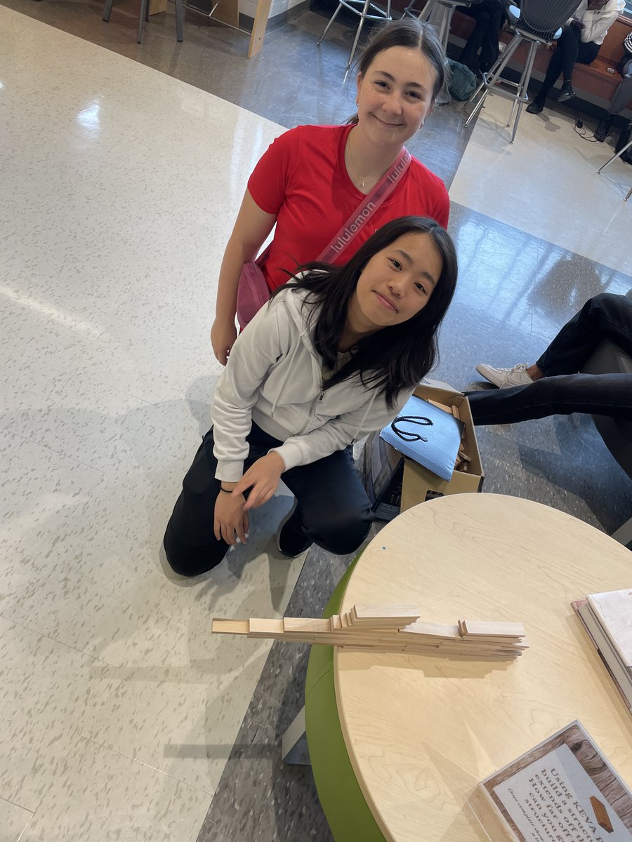 BHSSLearningC's tweet image. Students applying the basic principles of physics and engineering through our KEVA plank challenge!