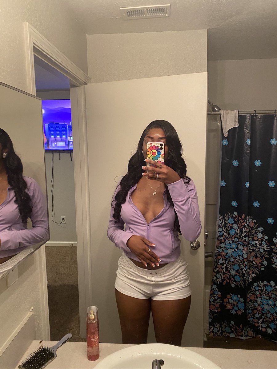amarriona_'s tweet photo. Natural Btch Ain’t Got No BBL But Ts Jigglinggggg 🤣🥰🥰🥰 https://t.co/8GOrb2lxhR