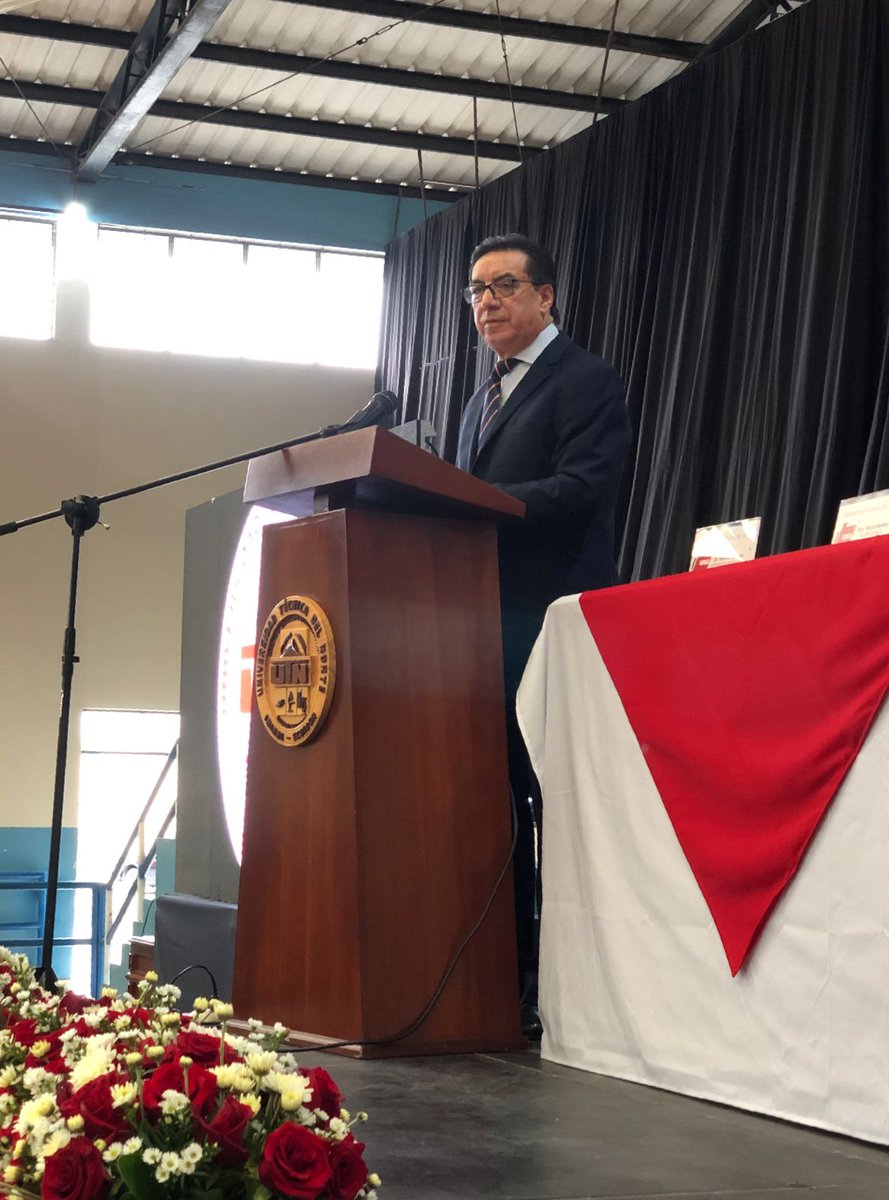 UTN_Ibarra's tweet photo. VI seminario ConCiencia; cambio climático, sustentabilidad y seguridad alimentaria, son los ejes que se tratarán del 12al14 de junio. @MiguelNT01 inauguró las jornadas que convoca a expertos internacionales, resaltó la  responsabilidad de proteger los recursos naturales. https://t.co/u8XENwDTKX
