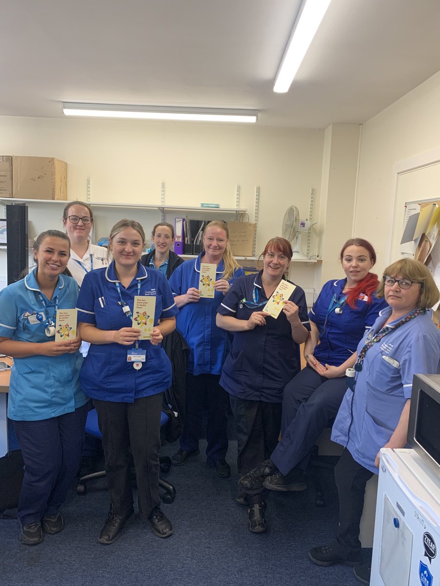 ChftTissueV's tweet photo. It’s day 3 of ⁦⁦@ChftTissueV⁩ teams road show to spread the word on the #hiddenharmcrisis for the #legs matter campaign 🦵🦶🤩🤩 what a great afternoon with the ⁦@CHFTNHS⁩ hub 2 community nursing teams. Lots of interaction and sharing of knowledge #sharingiscaring 🥰 https://t.co/agSopwaRfZ