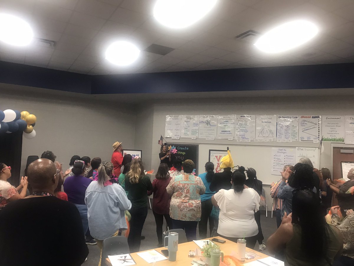 cfisd_ql's tweet photo. Classroom Culture & Management - Day 1 with some fabulous @CyFairISD teachers! The brain loves a clean beginning….First up? Let’s build some myelin! Recap!! 🎩 🧢 👒 🧠 ⚡️ #QLforAll @CyFairProfLearn https://t.co/LqoSNSbGhY