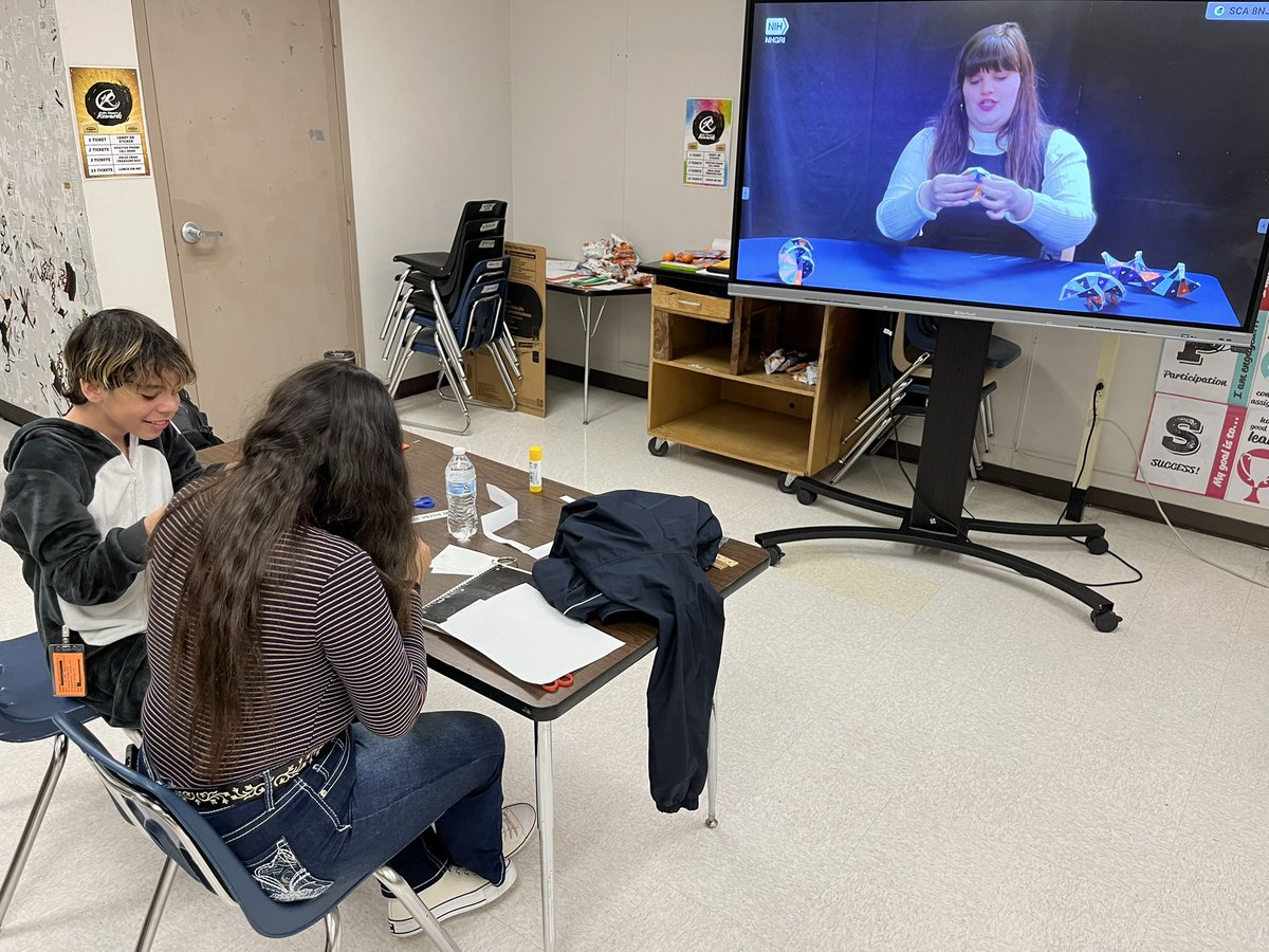AP_Zirkle's tweet image. @SliSummer Students in Mr Esparza’s class are making DNA origami and describing traits of DNA. @AliefLearns @AliefISD @Alief_SLE @MMrbracy @APBlair_ @TheInnerZirkle @Sroninub2Newby #SUCCESSnothingless