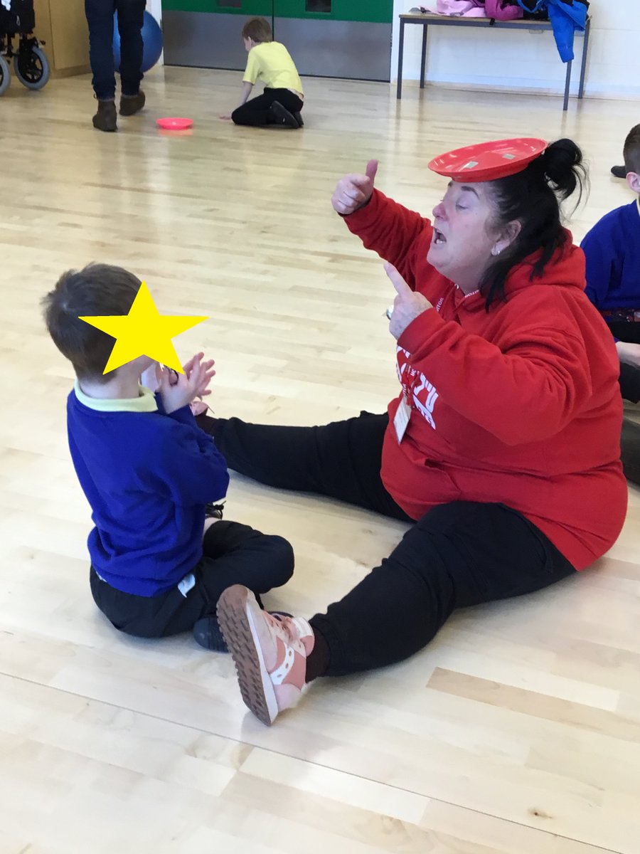 We’re at Newlands Primary School in #Middleton today, bringing circus fun to children with additional needs, thanks to funding from <a href="/BBCCiN/">BBC Children in Need</a>. 🌟🤹‍♂️ Making circus skills accessible to all, it’s amazing to see every child overcome challenges and achieve something new!😊
#CircusForAll