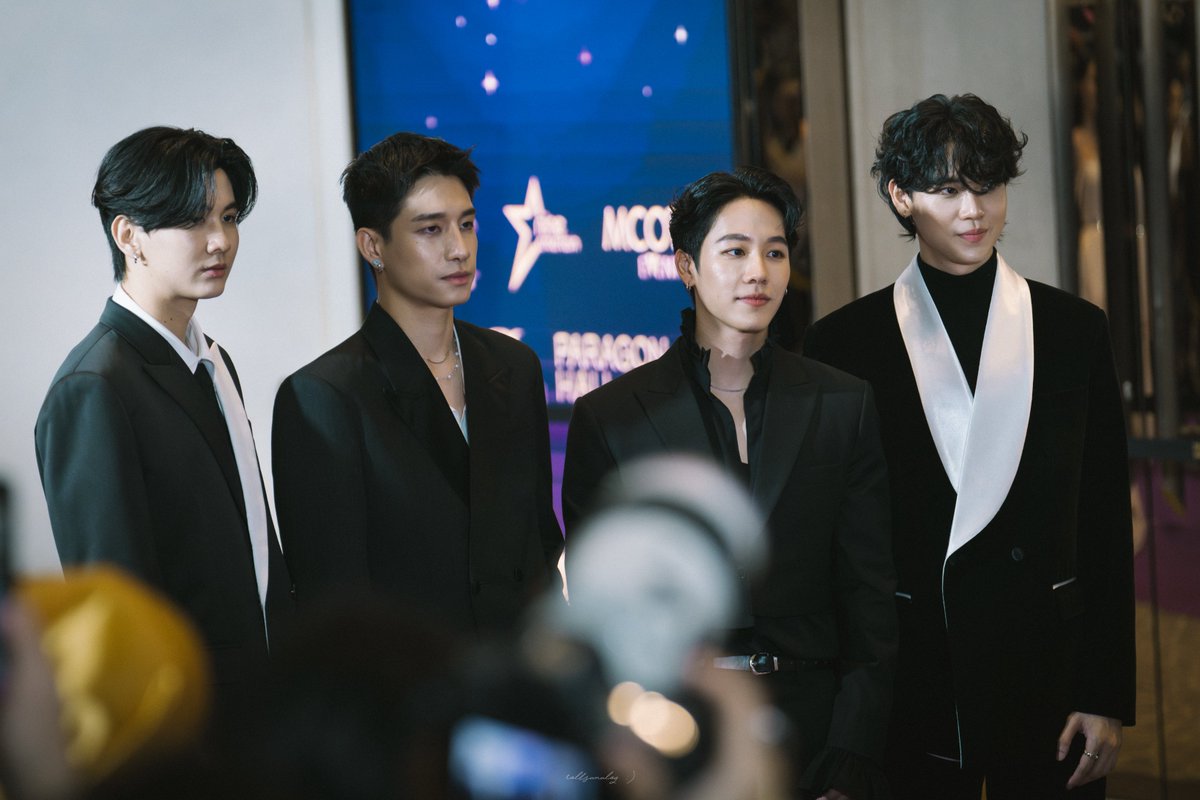 rollsanalog7's tweet photo. 12.06.2024      ~ YWPB 👨🏻‍🦱👨🏻‍🦱👨🏻‍🦱👨🏻‍🦱 ~

#9EntAwardsxYWPB
#yinyin_anw ; @yinyin_anw
#warwanarat ; @warwanarat
#prompayy ; @anotherboytj23
#bonnadol ; @bonnadol 
9EntAwards x YWPB https://t.co/lVe8LoNub5