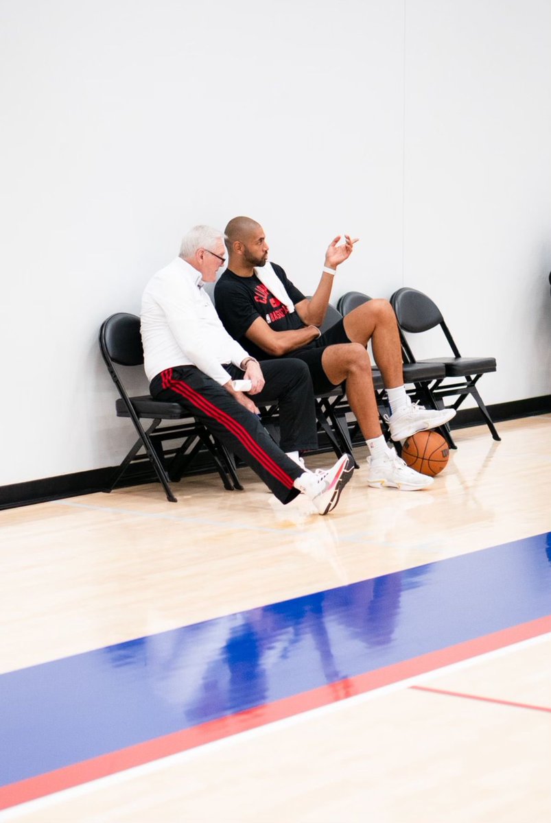 nicolas88batum's tweet photo. RIP Jerry West, I’ll be always grateful 🙏🏽 Prayers up https://t.co/9wp2yz6rIB