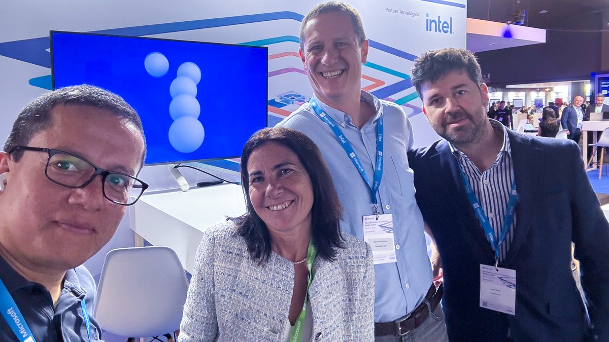 TelefonicaTech's tweet photo. Ayer estuvimos como patrocinadores en el #MicrosoftEnvision para explorar temáticas como #IA impulsada por la escalabilidad y seguridad en la #nube, eficiencia empresarial a partir de procesamiento del #dato e integración entre #CopilotStudio y #Copilot AI y #ciberseguridad. 🔐
#PartnersWithTech