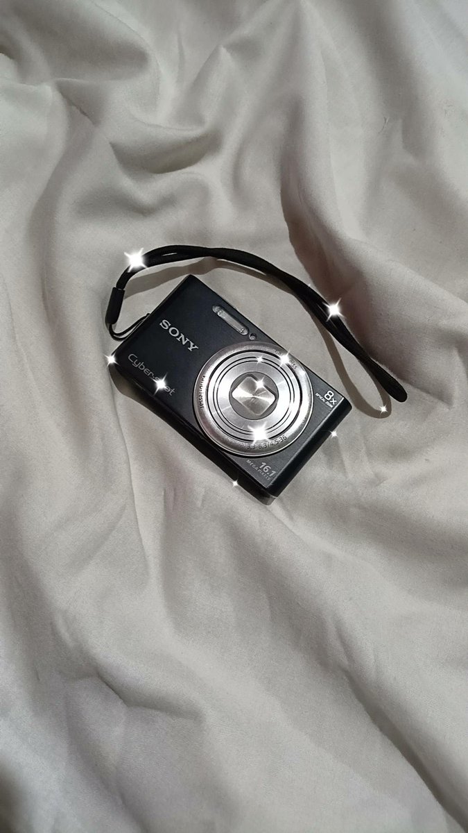 JuneBlue22's tweet photo. Open rent digicam🙌
Sony Dsc w730 
16 Mp, 8x zoom, Iso 3200
💫 Body Mulus 
💫 Zoom in/out lancar
💫 Bisa foto&amp;video 
💫 Hasil foto bagus 
💫 Sudah include Battre, Memori, Charger

Yukk buruan di booking!!🤗

#sewadigicam #digicam #zonauang #Zonajajan https://t.co/gO7Xi8xFJ2
