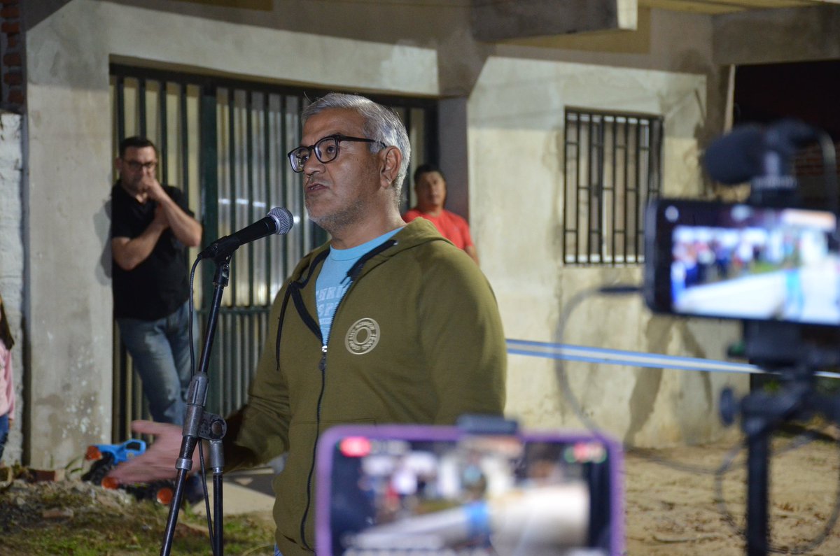 A traves del Mita y Mita continuamos embelleciendo cada uno de los barrios de la #ciudad. Barrio Güemes y 1° de Mayo. Es una alegría enorme sostener este programa a través del tiempo gracias al esfuerzo compartido entre el municipio y los #vecinos.
¡Sigamos trabajando juntos!