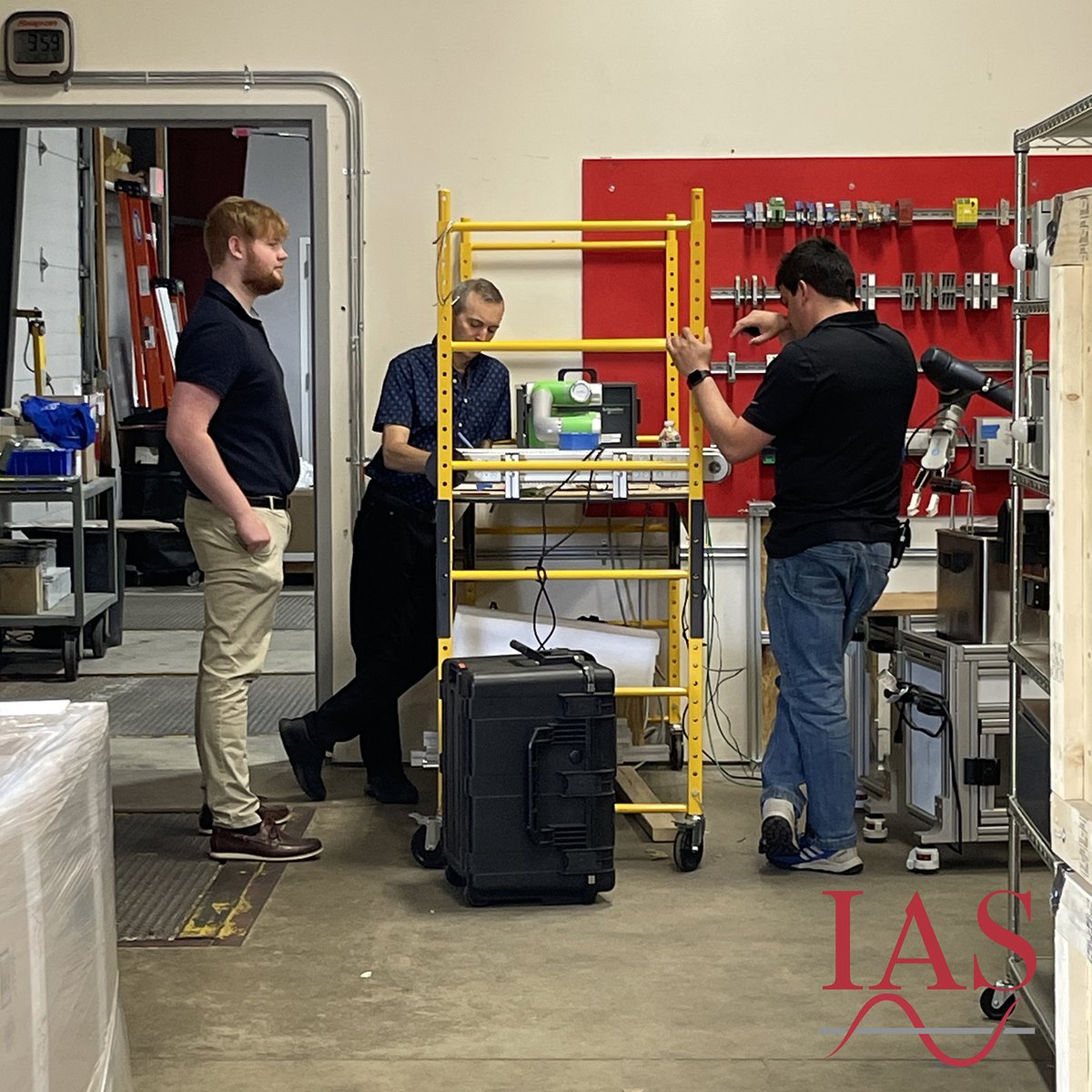 IASnewengland's tweet image. Always something on the horizon when there&apos;s a cluster of Applications Engineers in the Robot Lab. Especially when our summer intern, Nathaniel Ramsay, is sitting under the branches of Donnie and Nate&apos;s learning tree. #doosanrobotics #phoenixcontact #schneiderelectric