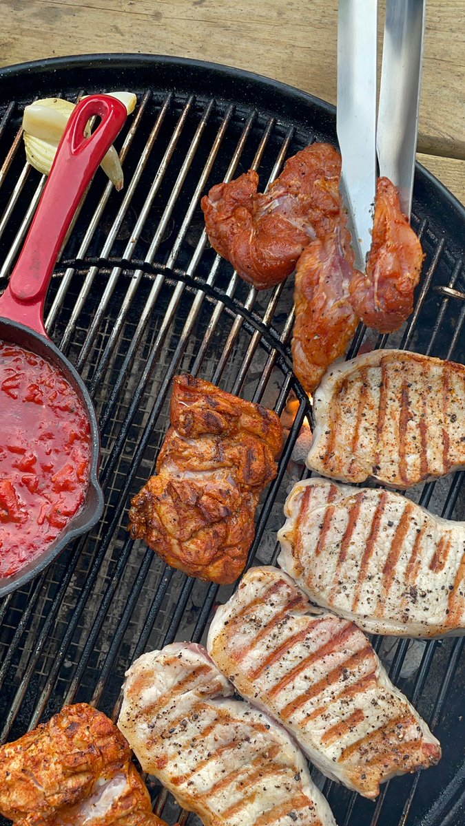 campbellsonline's tweet photo. Got the BBQ products but not the BBQ weather? Is the sun shining where you are this weekend? We hope that the rain has stayed off and you have been able to get the BBQ going! Let us know what's sizzling below. #GetYourSummerSizzling #CookWithTheFinest https://t.co/ELoJDgxniP