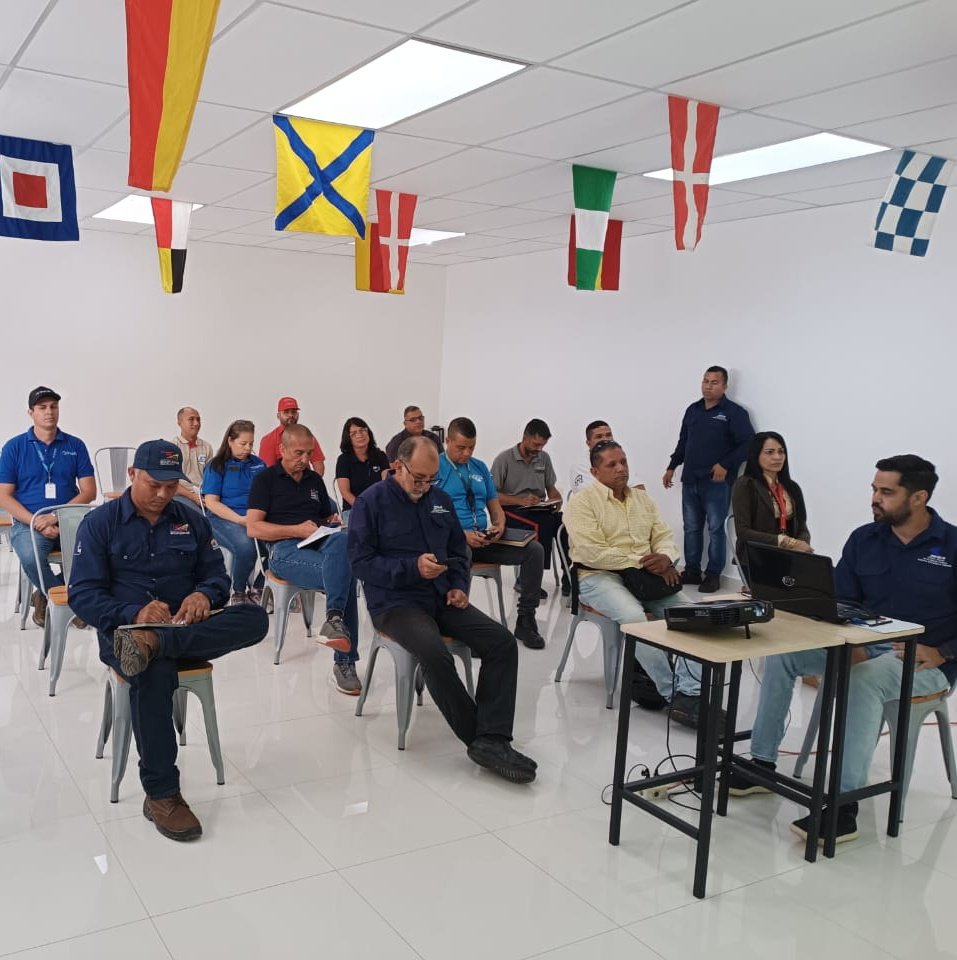 #12Jun 🗞️ #INEA efectúa #AlMomento en Pampatar, reunión del Comité Local de Facilitación Portuaria con representantes del <a href="/SENIAT_Oficial/">SENIAT</a>, <a href="/mppd_ochina/">OCHINA</a>, Dirección de Epidemiología de #NuevaEsparta, agencias navieras y empresas privadas de inspecciones subacuáticas.