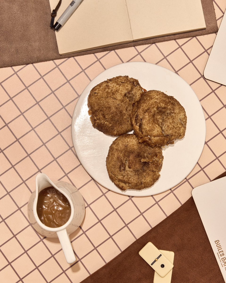 builesbakery's tweet image. El regalo perfecto para papá: bizcocho de choco negro, relleno de caramelo salado de dulce de leche y cubierto de ganache de choco negro, oooooooo cookies de churro rellenas de caramelo salado 😮‍💨🤎🫶🏼

Cupos limitadosssss
wa.me/message/KLAW7L…