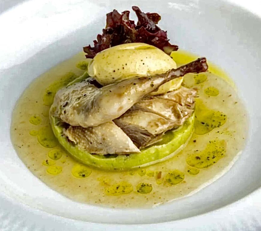 JCCapel's tweet photo. Cinco restaurantes de la Comunidad de Madrid para disfrutar de la mejor cocina. Por @juliaplozano https://t.co/HzMenSvyK1 https://t.co/OV9GNJf1No