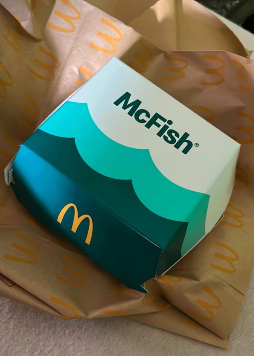 _Vittonis_'s tweet photo. Essa delicinha voltou #McFish 🐟 https://t.co/ZUyC0nvgPq
