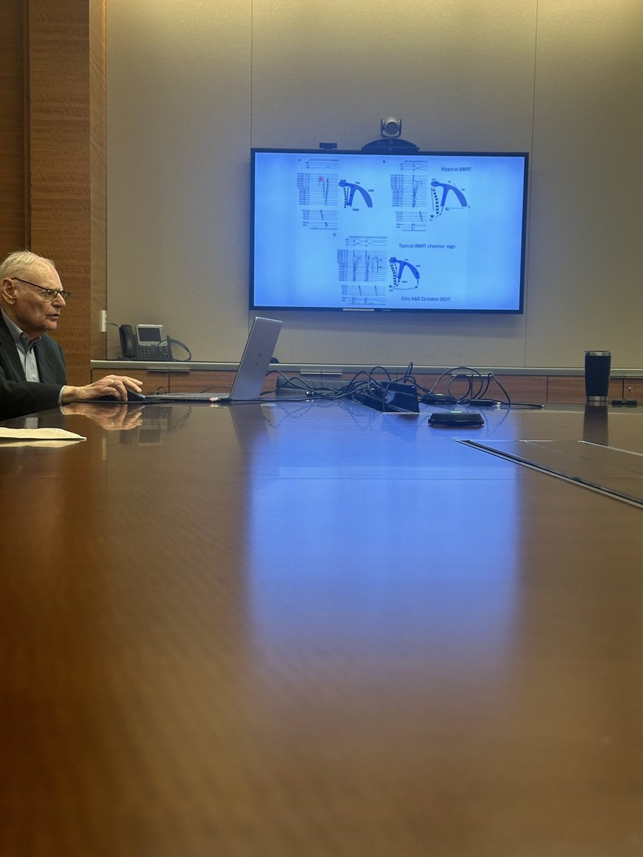 EugenioCingolan's tweet photo. Such a pleassure having Dr. Melvin Scheinman from @UCSFHospitals visiting #EP @SmidtHeart @CedarsSinaiMed ➡️ Discussing #EP cases with #EPfellows and #EPFaculty #EGM #ConductionSystem @CedarsSinai https://t.co/4iSucroWm6