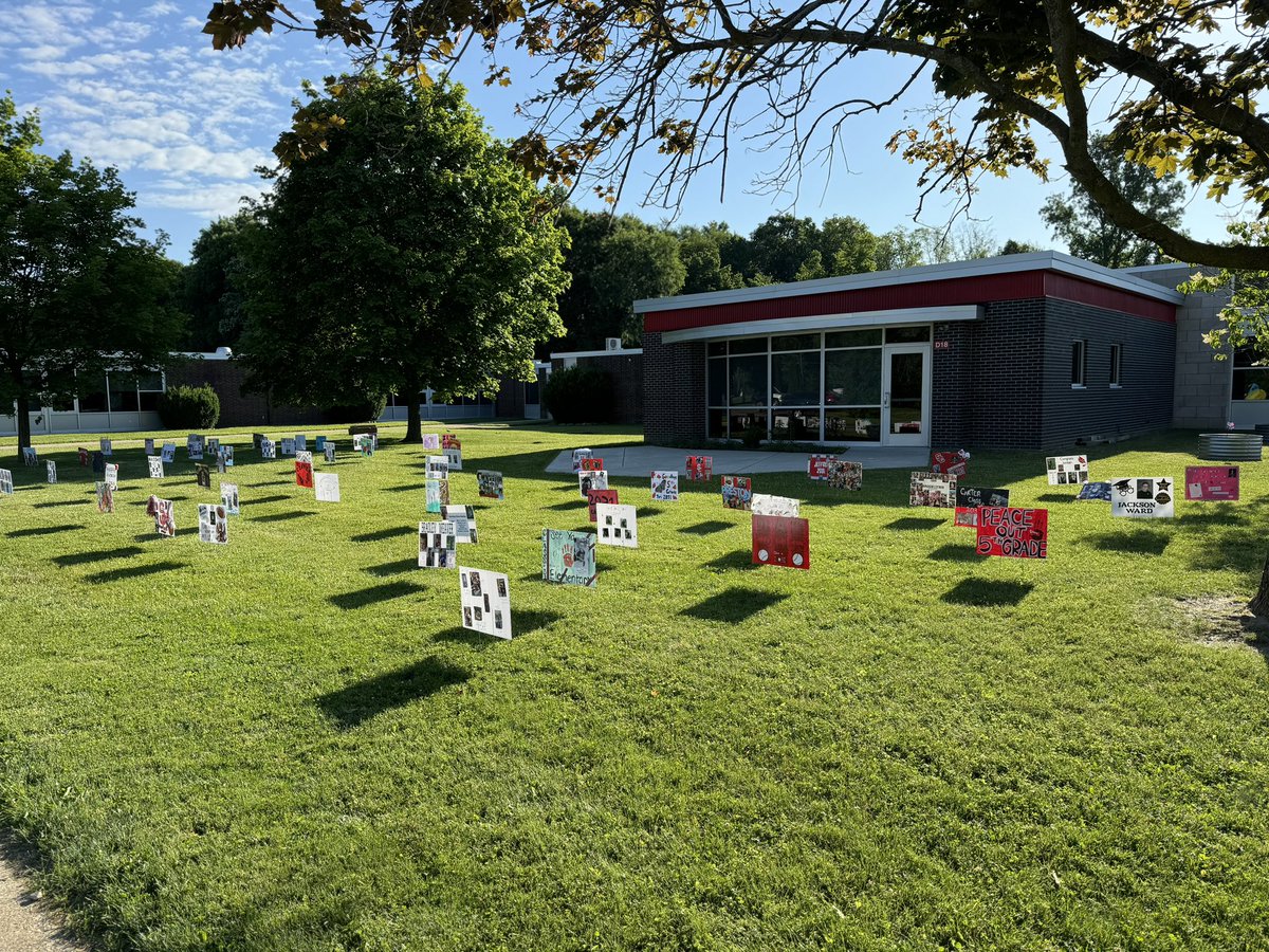 DieckSCCS's tweet photo. Happy Last Day of School! #Dieck2gther #FAMILY https://t.co/b1MjweOUx5